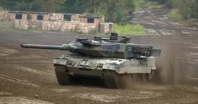 Dinamarca e Holanda enviarão 14 tanques à Ucrânia; conheça veículo militar